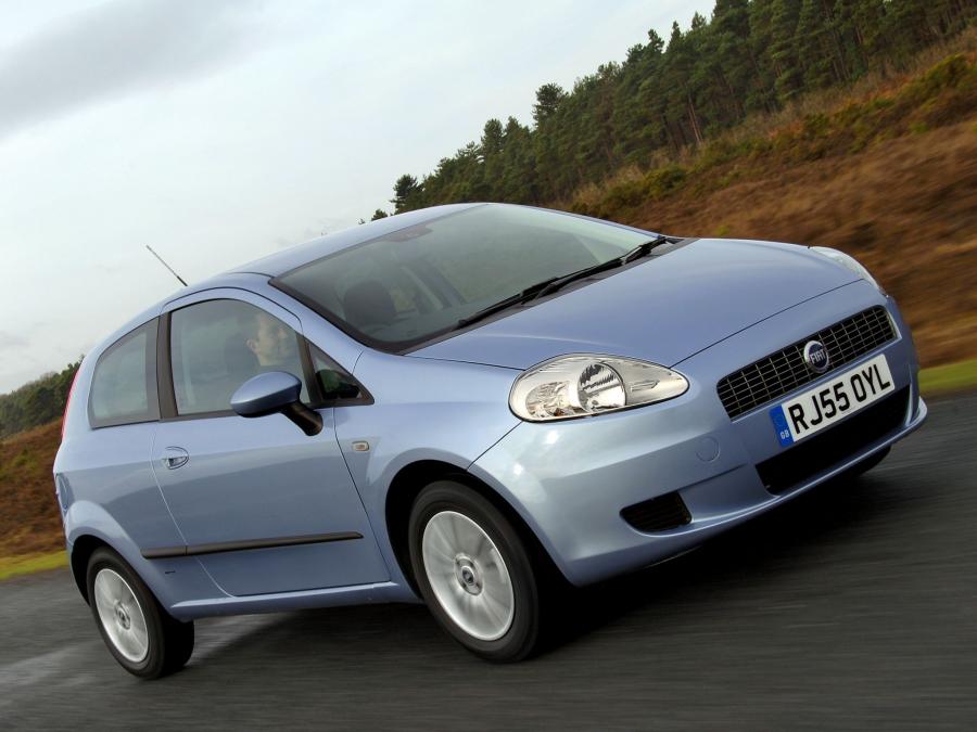  Fiat Grande Punto 3-Door 2006 года  (UK) (фото 15 из 16)